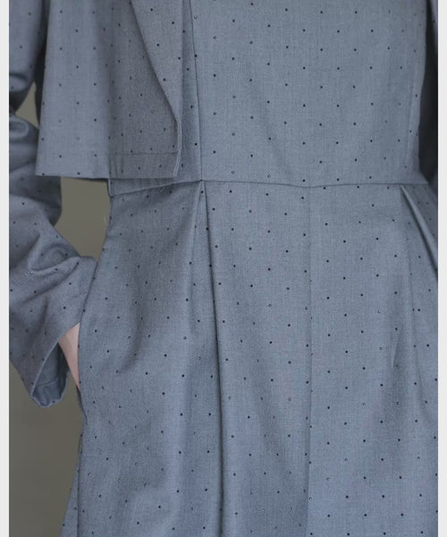 {"color":"\u30b0\u30ec\u30fc","info":"model\uff1aH166cm size\uff1aM"}