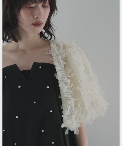 {"color":"\u30d9\u30fc\u30b8\u30e5","info":"model\uff1aH166cm size\uff1aM"}