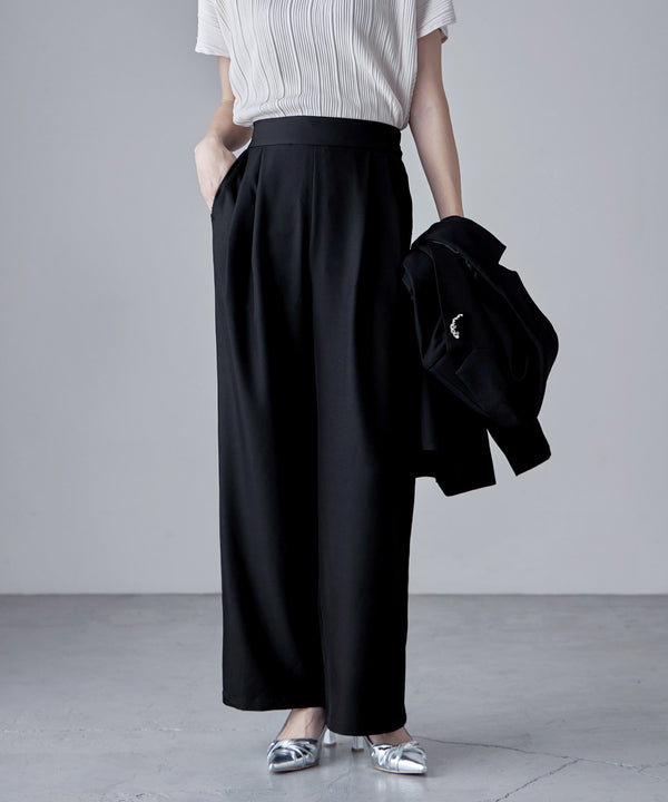 {"color":"\u30d6\u30e9\u30c3\u30af","info":"model\uff1aH166cm size\uff1aM"}