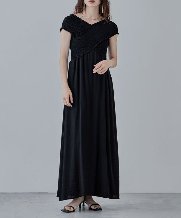 {"color":"\u30d6\u30e9\u30c3\u30af","info":"model\uff1aH166cm size\uff1aF"}