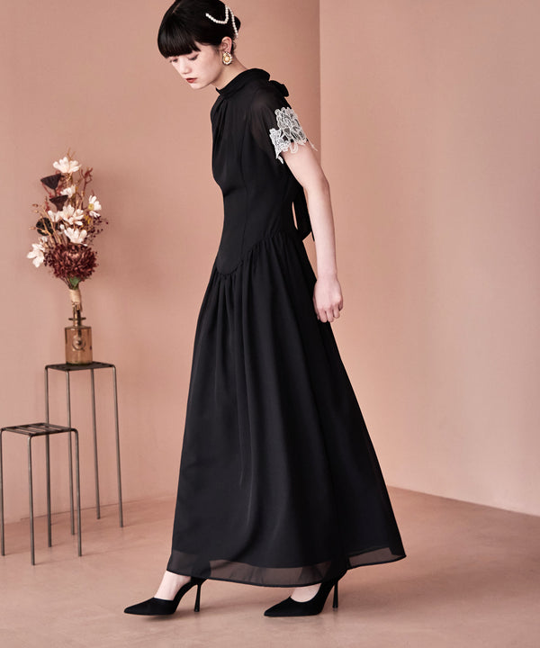 {"color":"\u30d6\u30e9\u30c3\u30af","info":"model\uff1aH163cm size\uff1aM"}