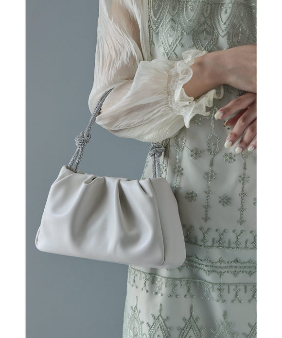 {"color":"\u30a2\u30a4\u30dc\u30ea\u30fc","info":""}