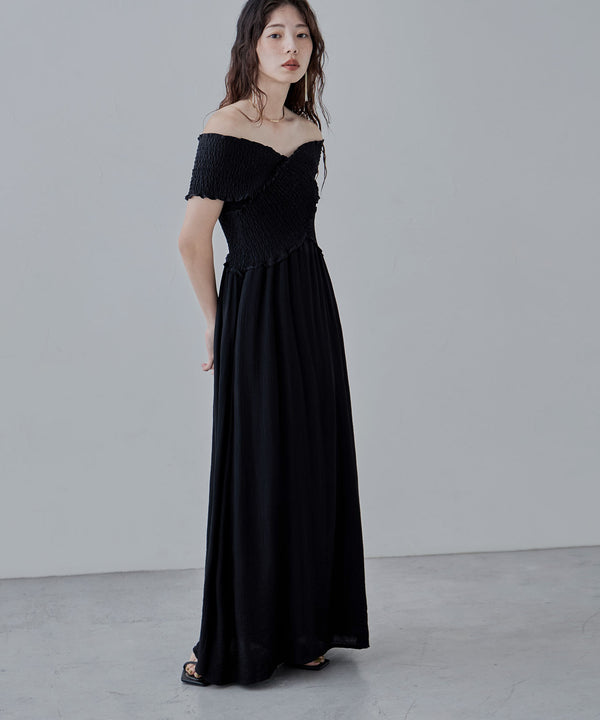 {"color":"\u30d6\u30e9\u30c3\u30af","info":"model\uff1aH166cm size\uff1aF"}