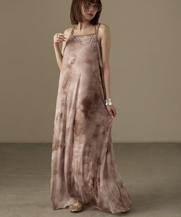 {"color":"\u30d6\u30e9\u30a6\u30f3","info":"model\uff1aH158cm size\uff1aF"}