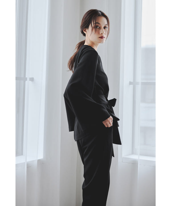 {"color":"\u30d6\u30e9\u30c3\u30af","info":"model\uff1aH165cm size\uff1aM"}