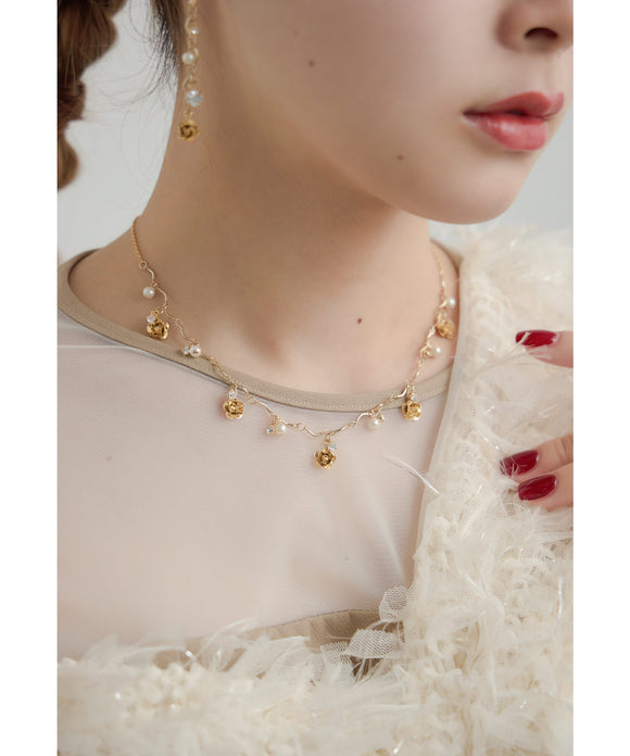 {"color":"\u30b4\u30fc\u30eb\u30c9","info":""}