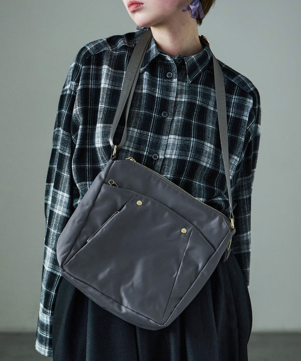 {"color":"\u30c1\u30e3\u30b3\u30fc\u30eb\u30b0\u30ec\u30fc","info":"model\uff1aH158cm size\uff1aF"}