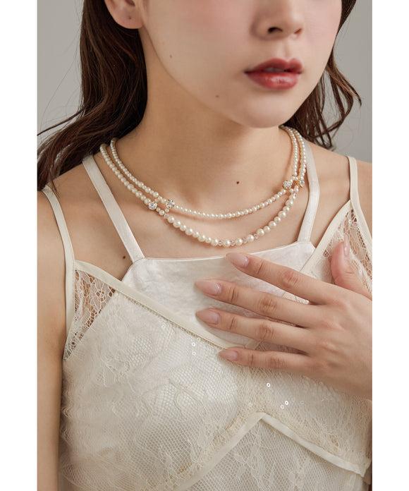 {"color":"\u30aa\u30d5\u30db\u30ef\u30a4\u30c8","info":""}