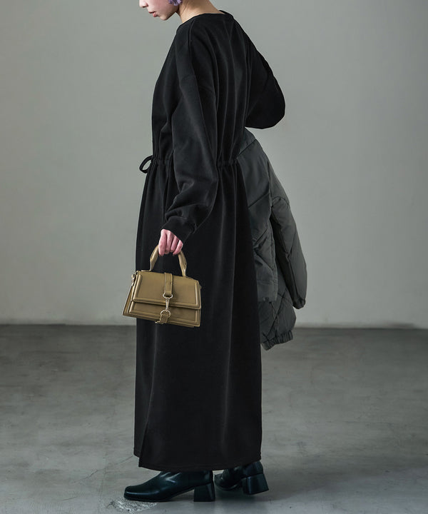 {"color":"\u30d6\u30e9\u30c3\u30af","info":"model\uff1aH158cm size\uff1aM"}