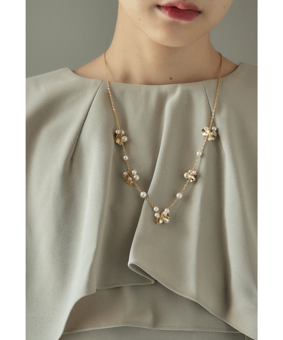 {"color":"\u30b4\u30fc\u30eb\u30c9","info":""}