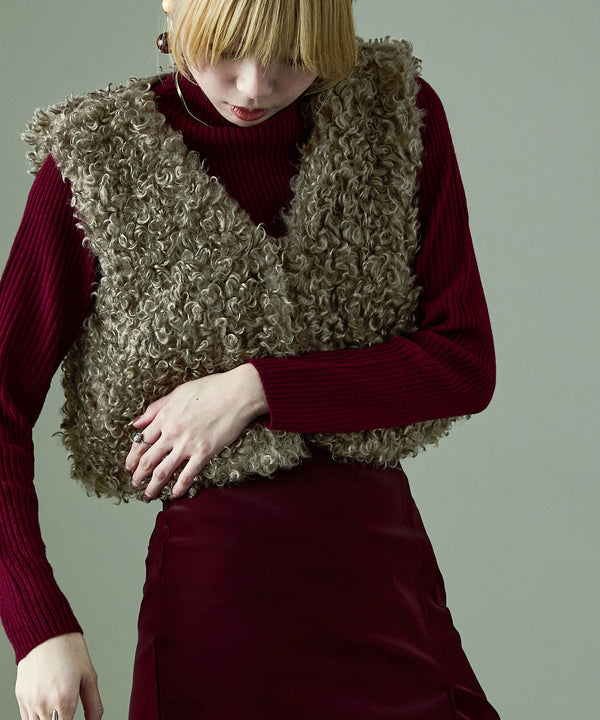 {"color":"\u30d6\u30e9\u30a6\u30f3","info":"model\uff1aH158cm size\uff1aM"}
