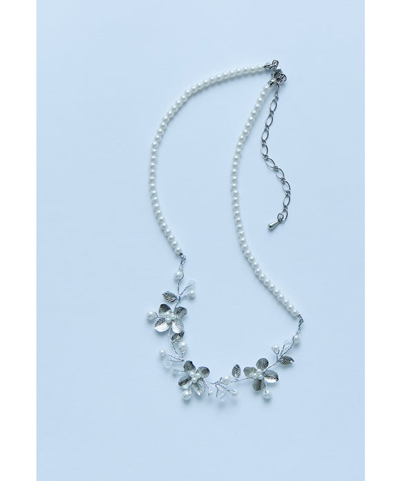 {"color":"\u30b7\u30eb\u30d0\u30fc","info":""}