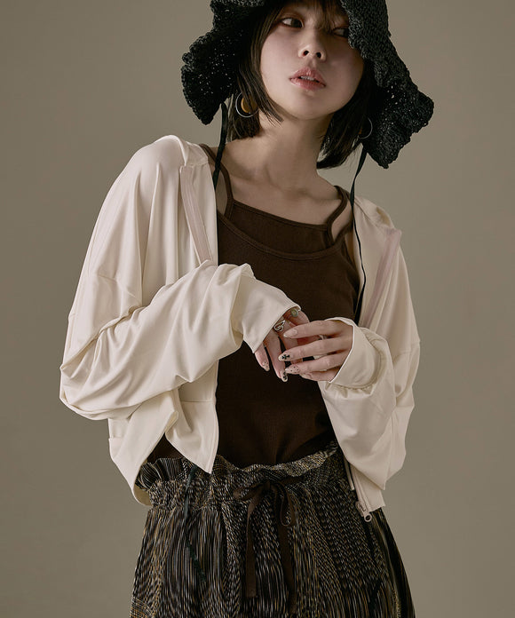 {"color":"\u30a2\u30a4\u30dc\u30ea\u30fc","info":"model\uff1aH158cm size\uff1aM-L"}