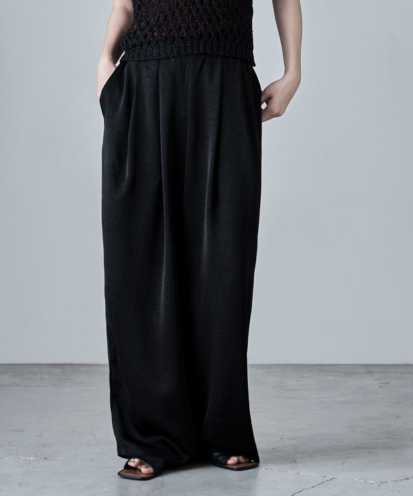 {"color":"\u30d6\u30e9\u30c3\u30af","info":"model\uff1aH166cm size\uff1aM"}
