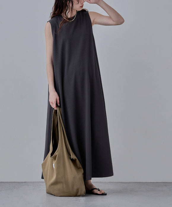 {"color":"\u30c1\u30e3\u30b3\u30fc\u30eb","info":"model\uff1aH166cm size\uff1aM-L"}