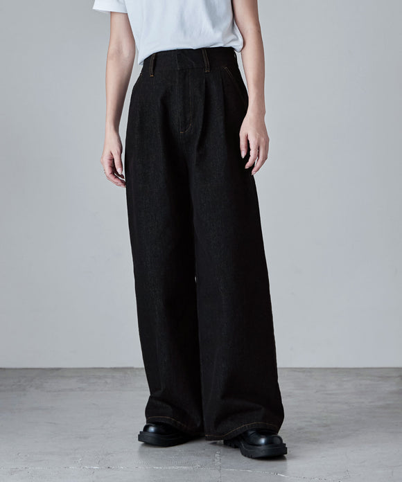 {"color":"\u30d6\u30e9\u30c3\u30af","info":"model\uff1aH166cm size\uff1aS"}