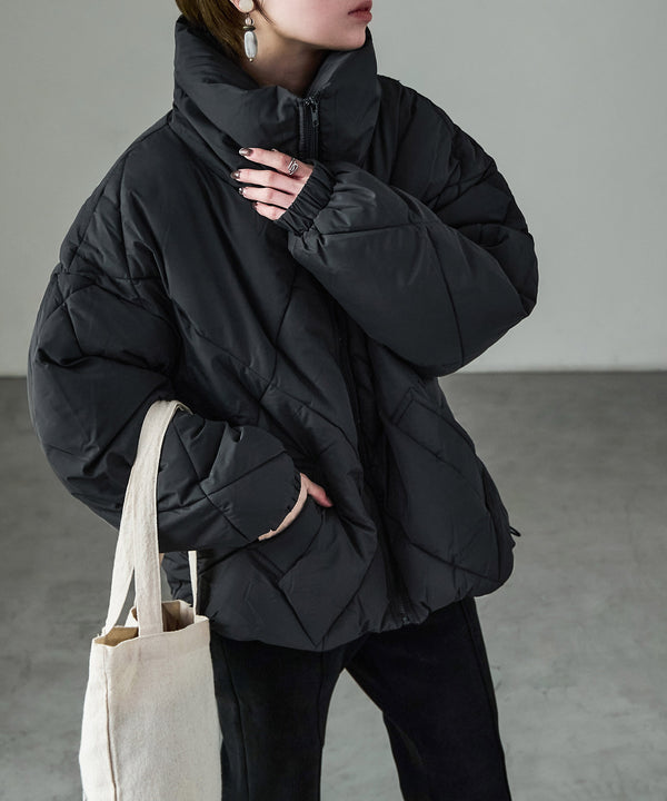 {"color":"\u30d6\u30e9\u30c3\u30af","info":"model\uff1aH158cm size\uff1aM"}