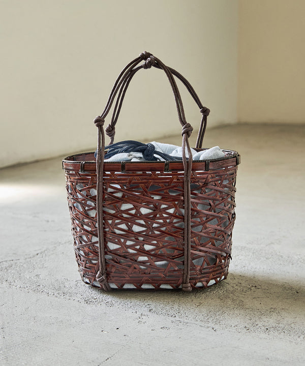 {"color":"\u30e9\u30a4\u30c8\u30d6\u30eb\u30fc","info":"model\uff1aH170cm size\uff1aF"}