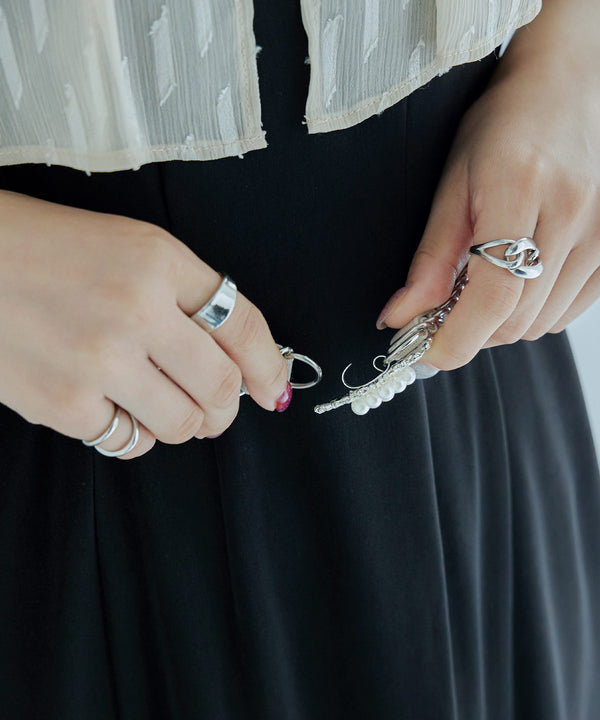 {"color":"\u30d9\u30fc\u30b8\u30e5","info":""}