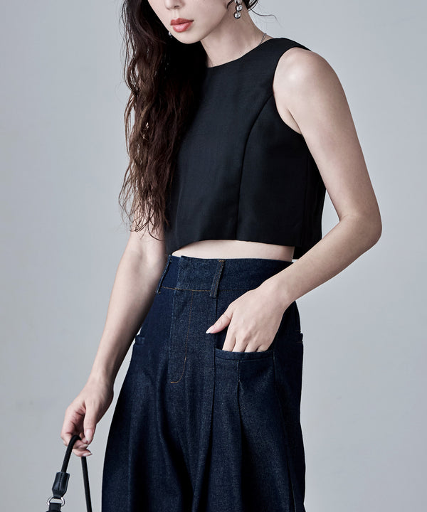 {"color":"\u30d6\u30e9\u30c3\u30af","info":"model\uff1aH166cm size\uff1aM"}