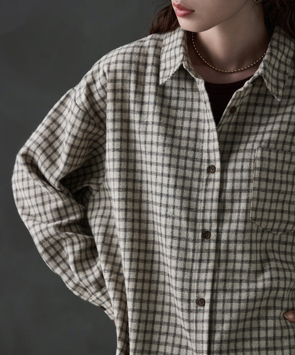 {"color":"\u30d9\u30fc\u30b8\u30e5","info":"model\uff1aH166cm size\uff1aM"}