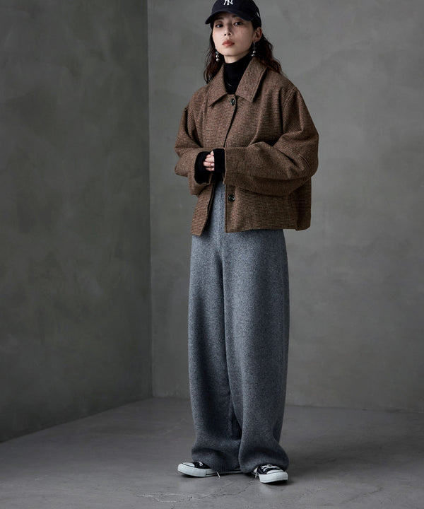 {"color":"\u30d6\u30e9\u30a6\u30f3","info":"model\uff1aH166cm size\uff1aF"}
