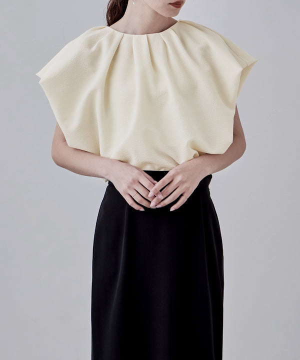 {"color":"\u30d9\u30fc\u30b8\u30e5","info":"model\uff1aH166cm size\uff1aM"}