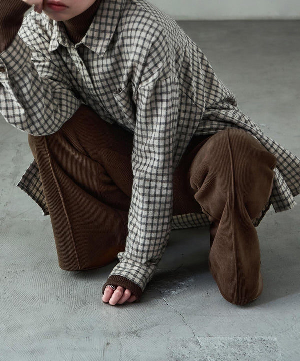 {"color":"\u30d6\u30e9\u30a6\u30f3","info":"model\uff1aH158cm size\uff1aM"}