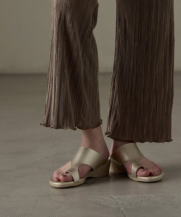 {"color":"\u30b4\u30fc\u30eb\u30c9","info":""}