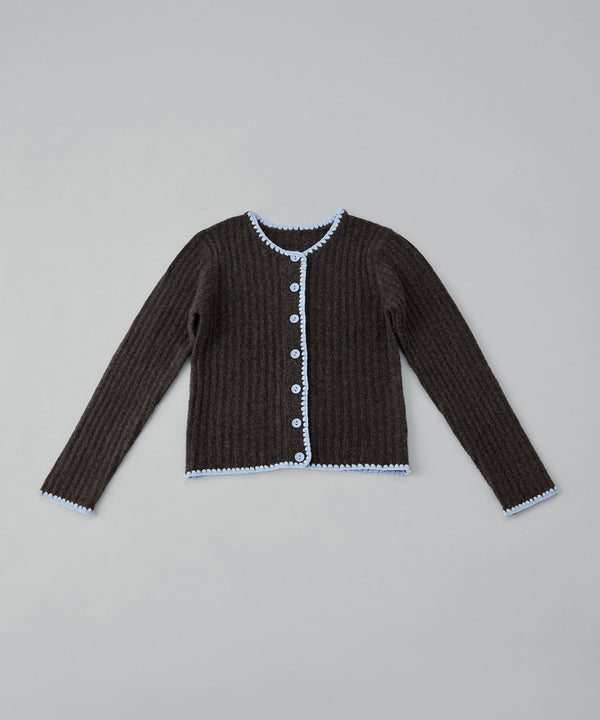 {"color":"\u30d6\u30e9\u30a6\u30f3","info":""}