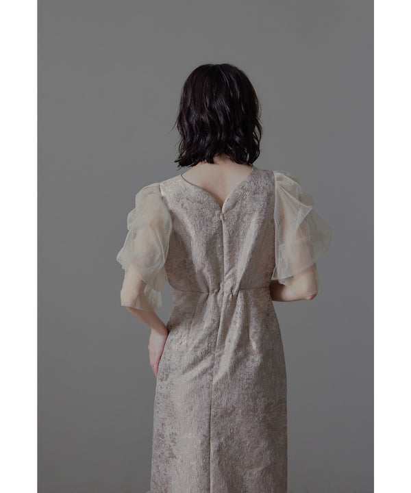 {"color":"\u30d4\u30f3\u30af\u30d9\u30fc\u30b8\u30e5","info":"model\uff1aH166cm size\uff1aM"}