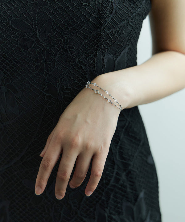 {"color":"\u30b7\u30eb\u30d0\u30fc","info":""}