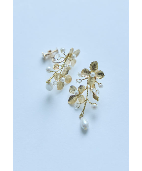 {"color":"\u30b4\u30fc\u30eb\u30c9","info":""}