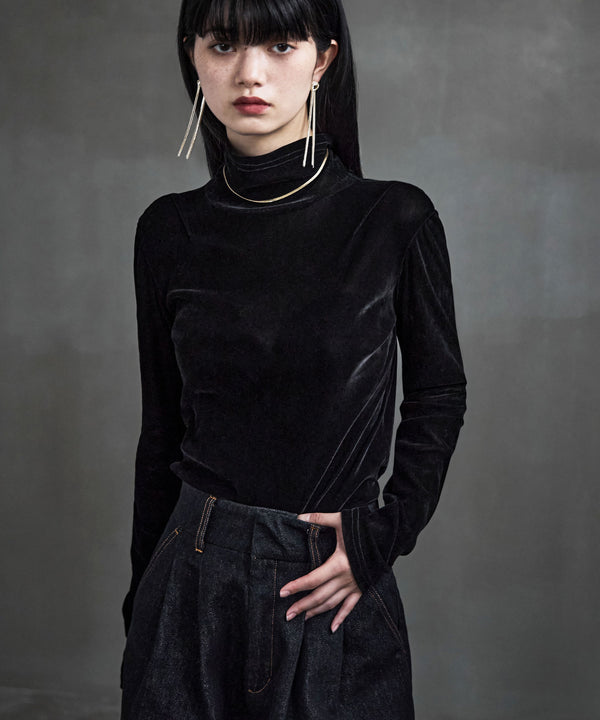 {"color":"\u30d6\u30e9\u30c3\u30af","info":"model\uff1aH163cm size\uff1aM"}