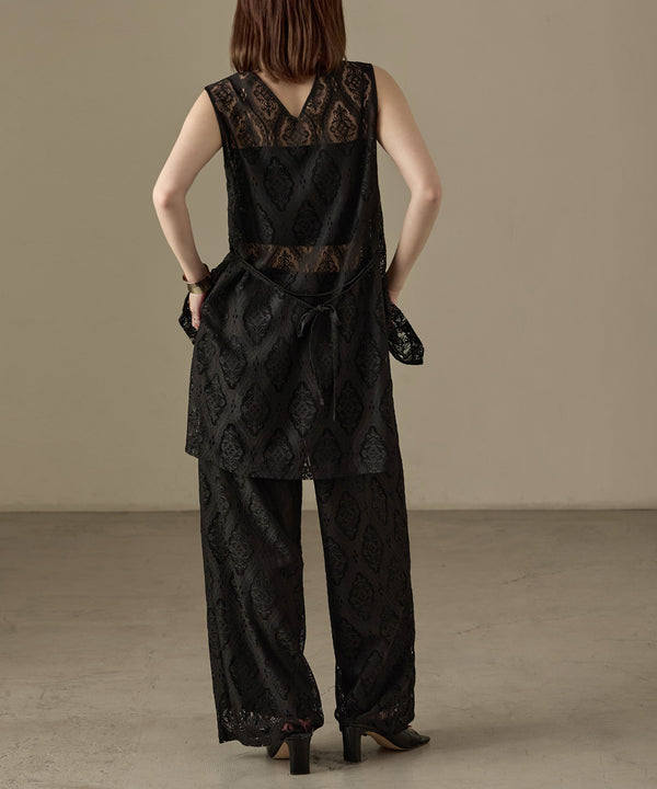 {"color":"\u30d6\u30e9\u30c3\u30af","info":"model\uff1aH158cm size\uff1aM"}