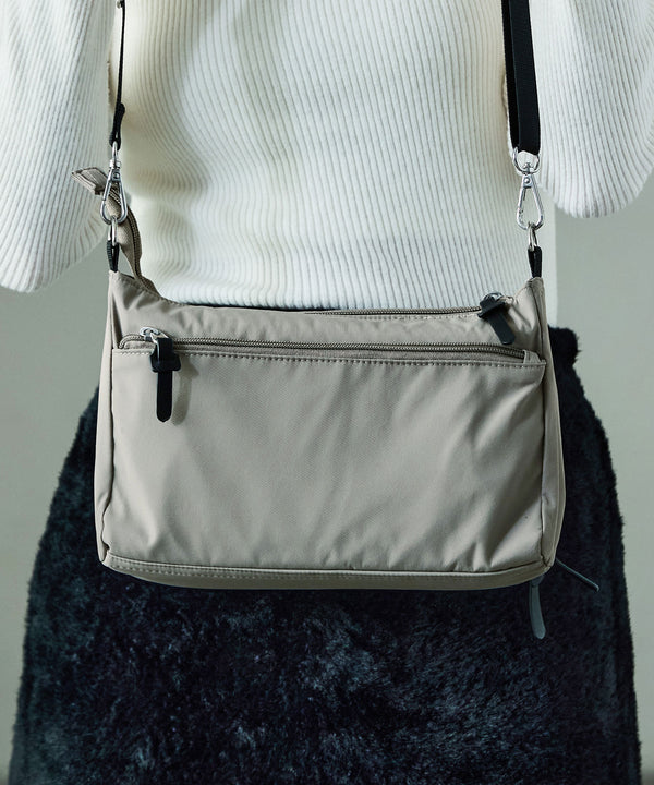 {"color":"\u30b0\u30ec\u30fc","info":""}