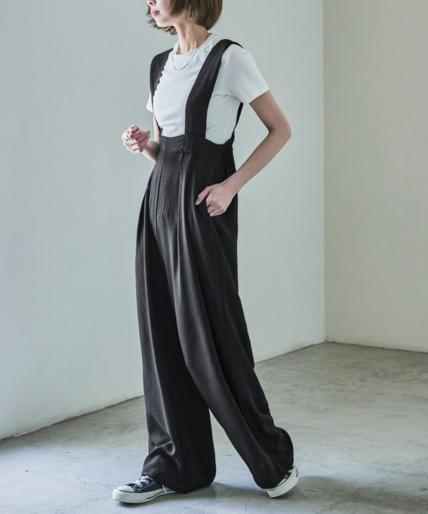 {"color":"\u30d6\u30e9\u30c3\u30af","info":"model\uff1aH158cm size\uff1aM"}