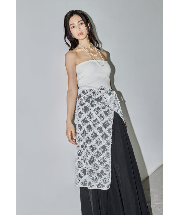 {"color":"\u30ec\u30fc\u30b9\u30aa\u30d5\u30db\u30ef\u30a4\u30c8","info":"model\uff1aH165cm size\uff1aM"}