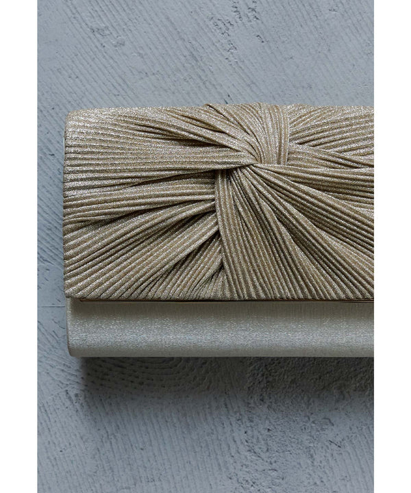 {"color":"","info":""}