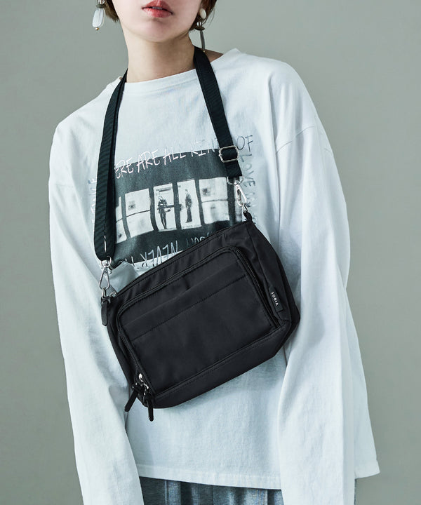 {"color":"\u30d6\u30e9\u30c3\u30af","info":""}