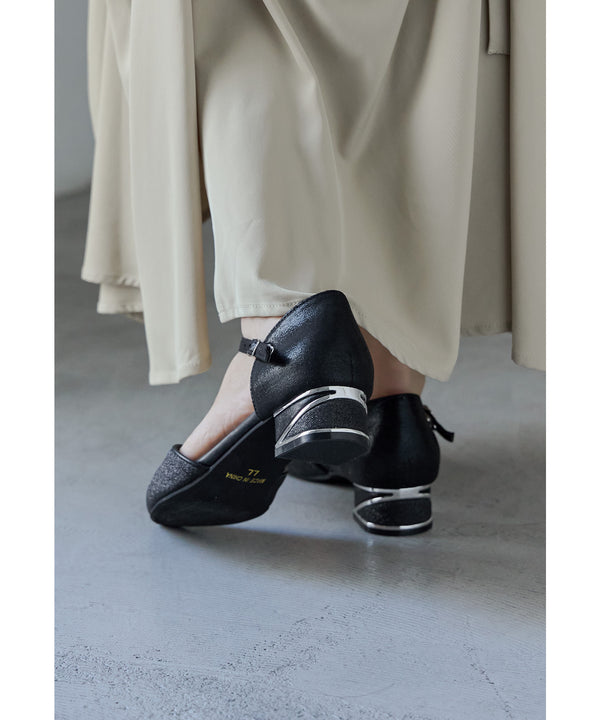 {"color":"\u30d6\u30e9\u30c3\u30af","info":""}