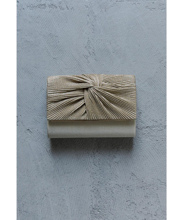 {"color":"\u30b4\u30fc\u30eb\u30c9","info":""}