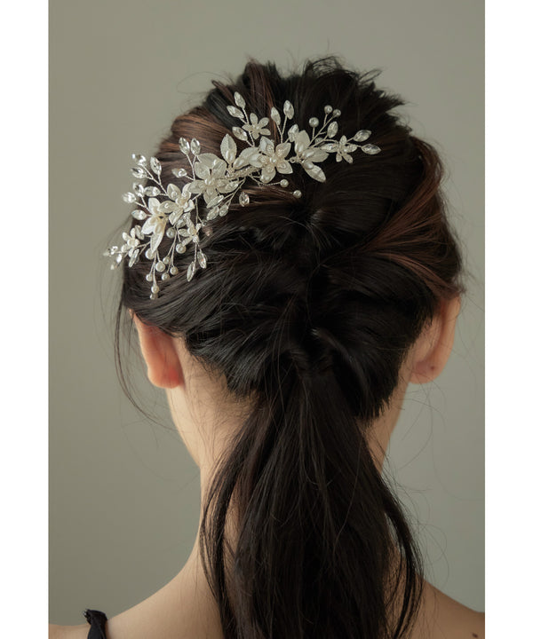 {"color":"\u30b7\u30eb\u30d0\u30fc","info":""}