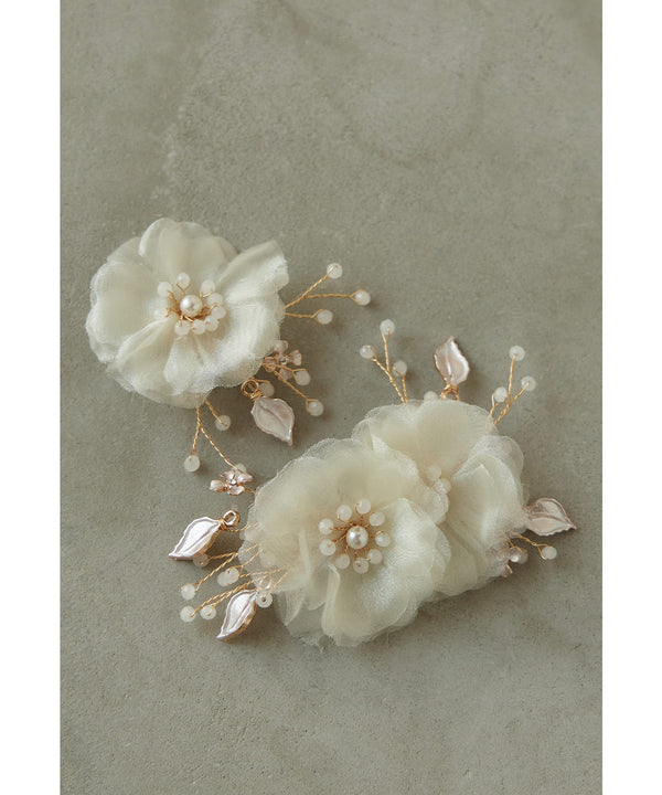 {"color":"\u30b4\u30fc\u30eb\u30c9","info":""}