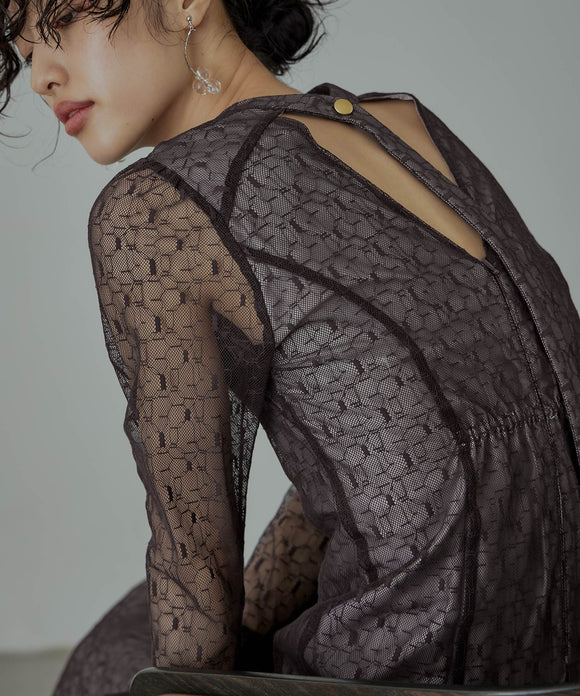 {"color":"\u30d6\u30e9\u30a6\u30f3","info":"model\uff1aH167cm size\uff1aM"}