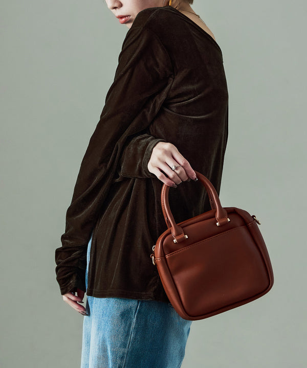 {"color":"\u30d6\u30e9\u30a6\u30f3","info":"model\uff1aH158cm size\uff1aM"}