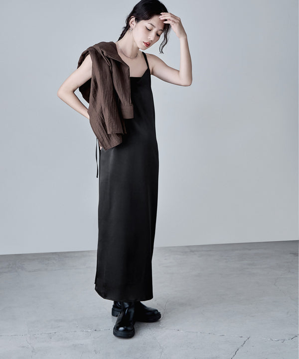 {"color":"\u30d6\u30e9\u30c3\u30af","info":"model\uff1aH166cm size\uff1aF"}