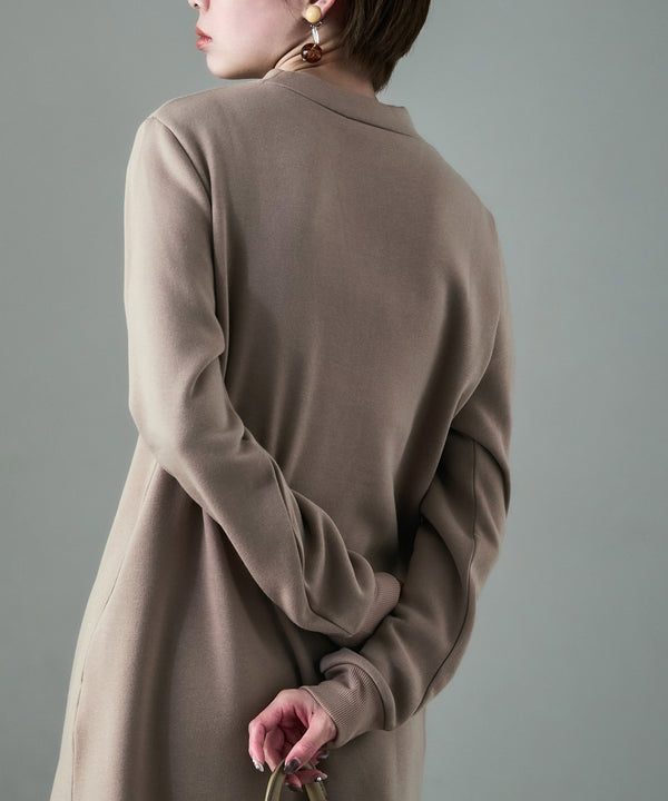 {"color":"\u30b0\u30ec\u30fc\u30b8\u30e5","info":"model\uff1aH158cm size\uff1aM"}