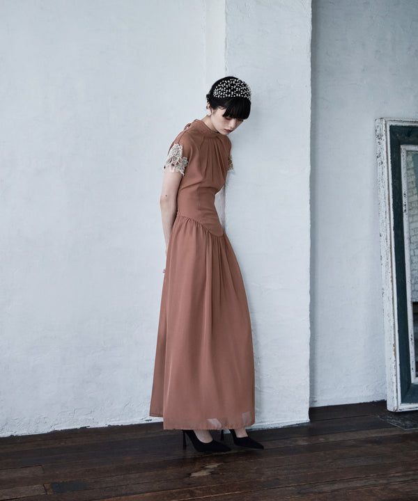 {"color":"\u30a2\u30f3\u30c6\u30a3\u30fc\u30af\u30d4\u30f3\u30af","info":"model\uff1aH163cm size\uff1aM"}