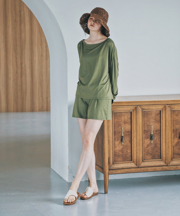 {"color":"\u30ab\u30fc\u30ad","info":"model\uff1aH166cm size\uff1aM-L"}